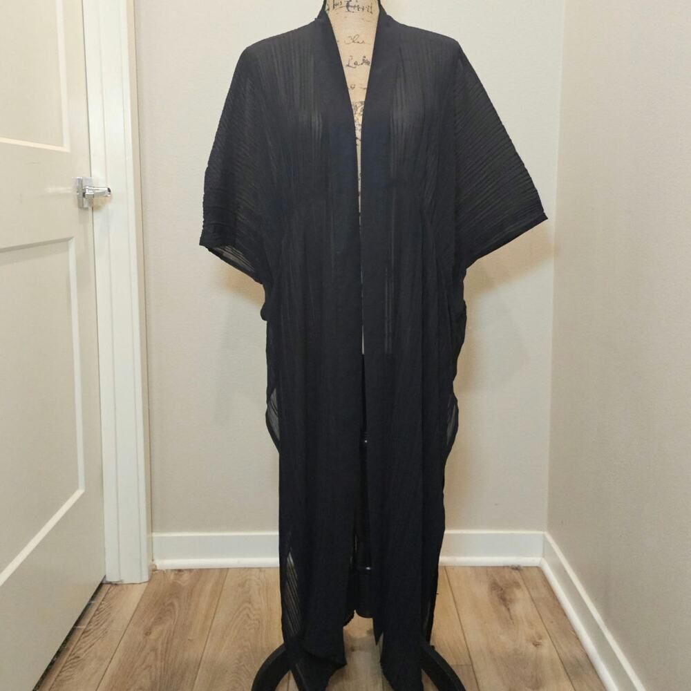 NWOT DR2 Black Sheer Pleated Cover Robe One Size